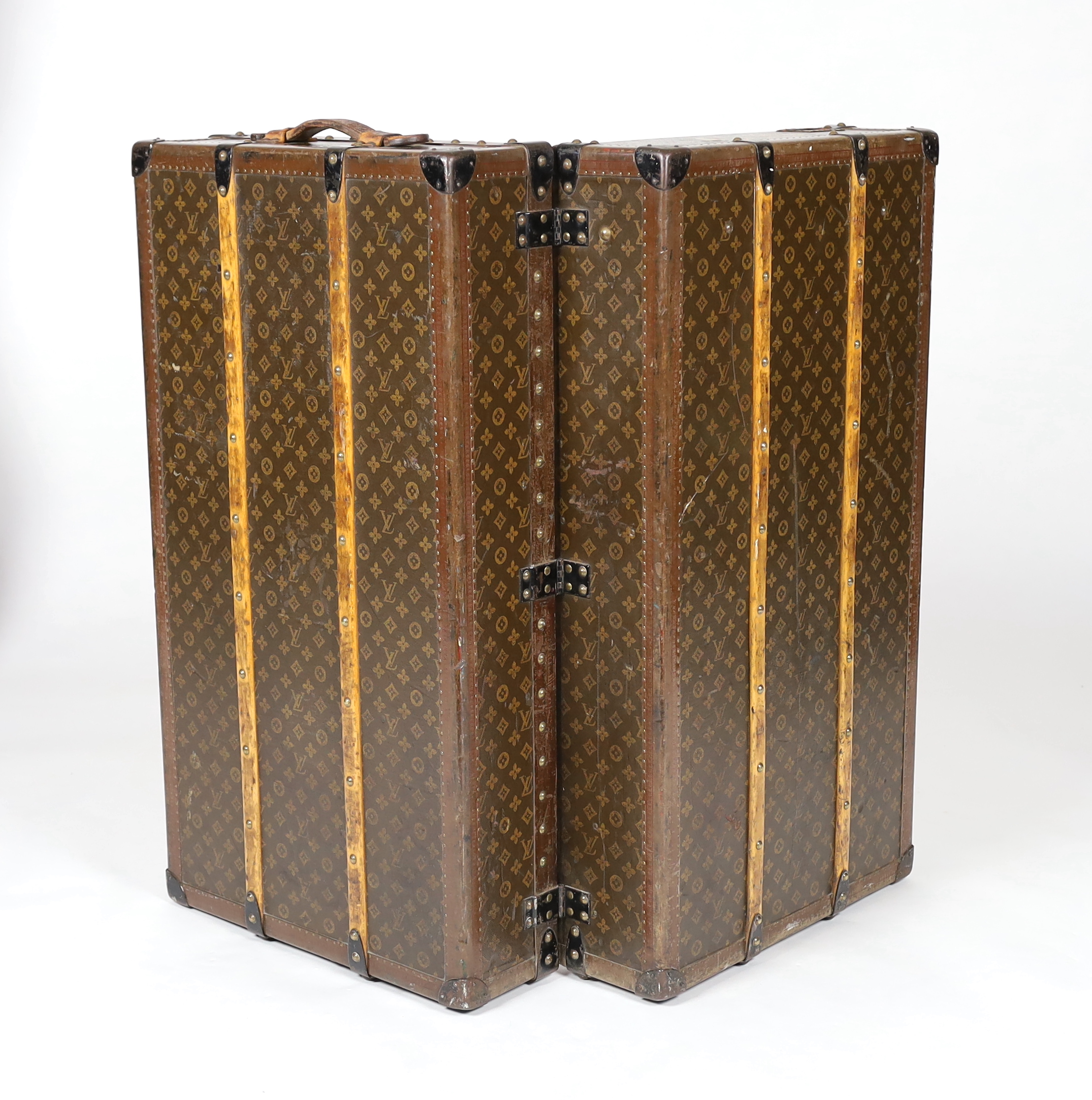 A vintage Louis Vuitton monogram canvas wardrobe trunk, width 101cm, depth 55cm, height 33cm